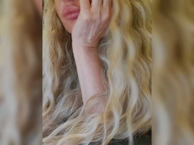 Sofaa live cam on BongaCams