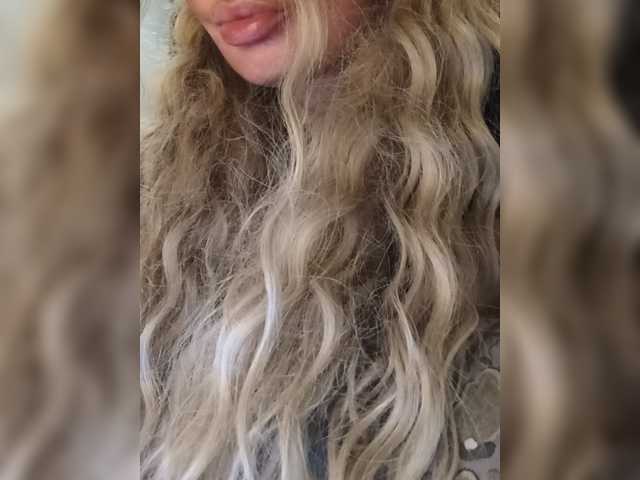 Sofaa live cam on BongaCams