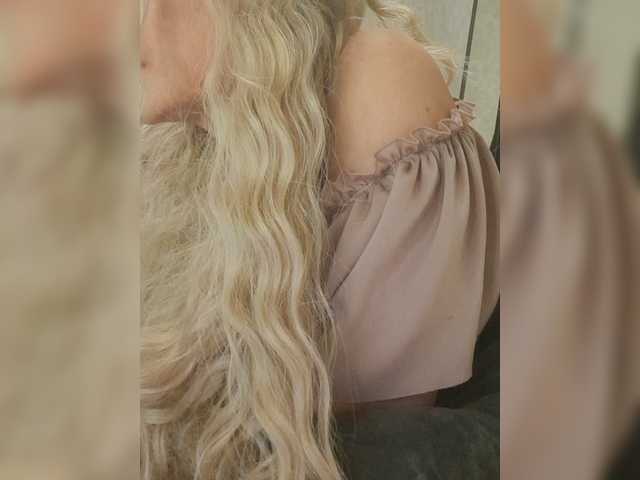 Sofaa live cam on BongaCams