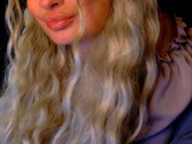 Sofaa live cam on BongaCams