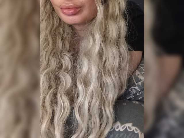 Sofaa live cam on BongaCams