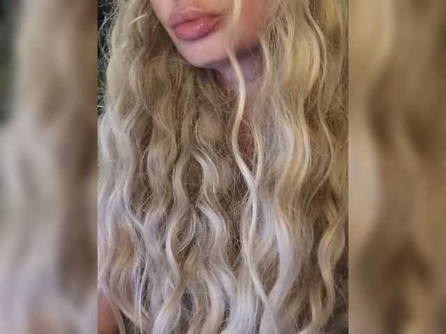 Sofaa live cam on BongaCams