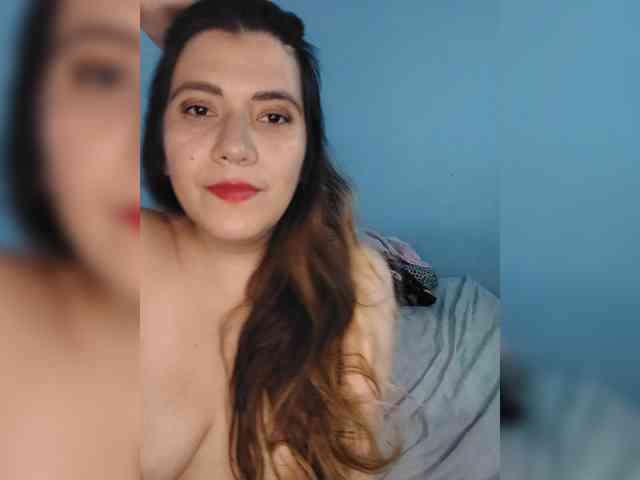 CuckLatinaCouple webcam