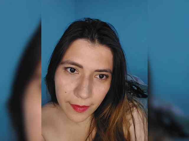 CuckLatinaCouple webcam