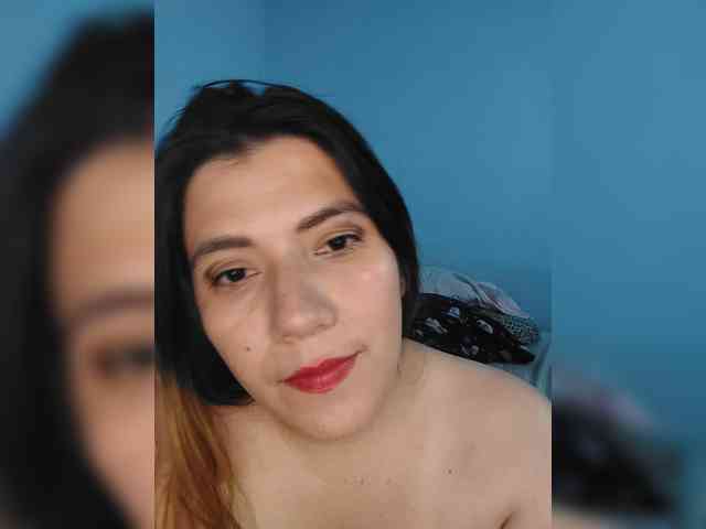 CuckLatinaCouple webcam