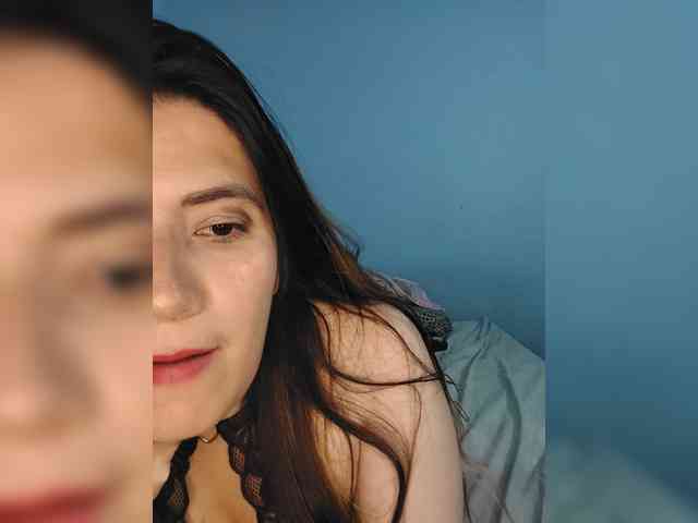 CuckLatinaCouple webcam