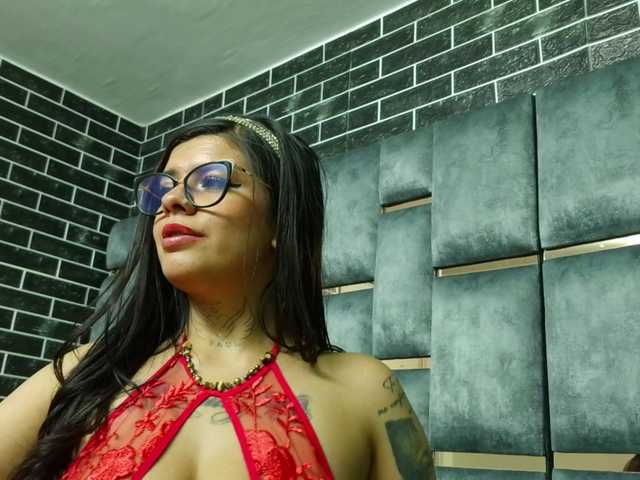 evelingjoyy live cam on BongaCams