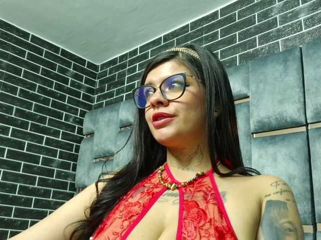 evelingjoyy live cam on BongaCams