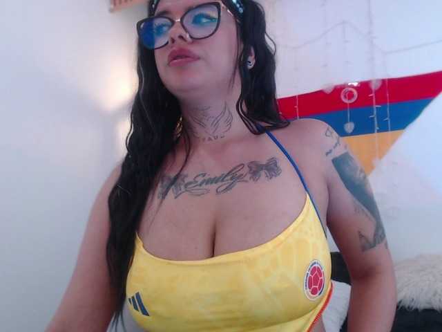 evelingjoyy live cam on BongaCams