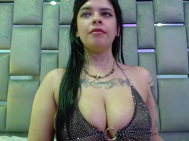 evelingjoyy live cam on BongaCams