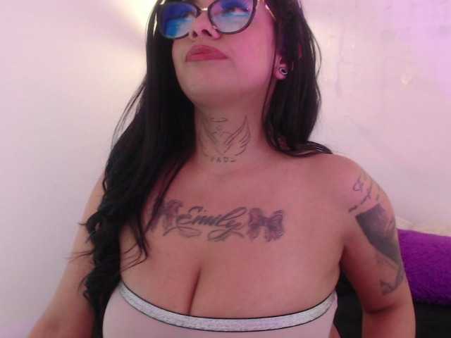 evelingjoyy live cam on BongaCams