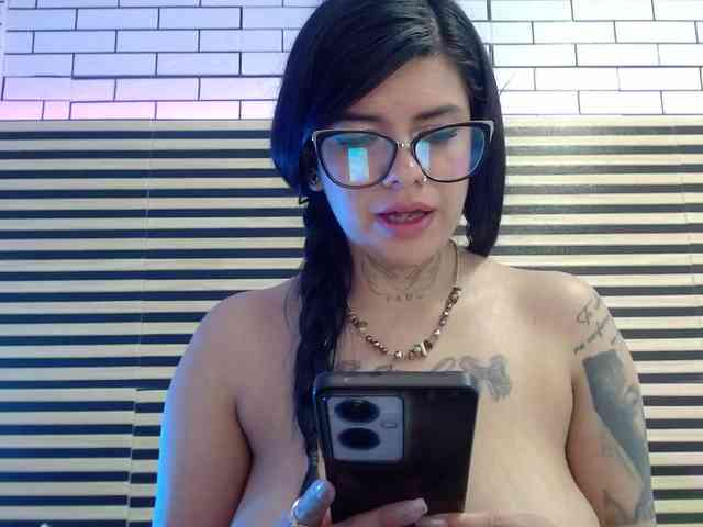 evelingjoyy Live Webcam on BongaCams