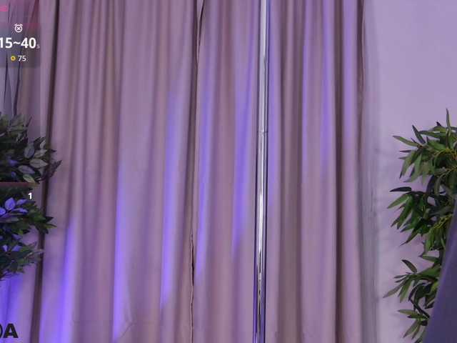 LanaKream live webcam show