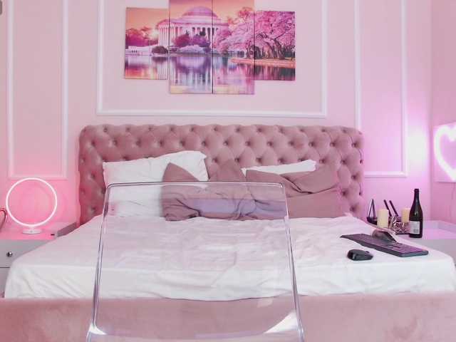 LanaKream live cam on BongaCams