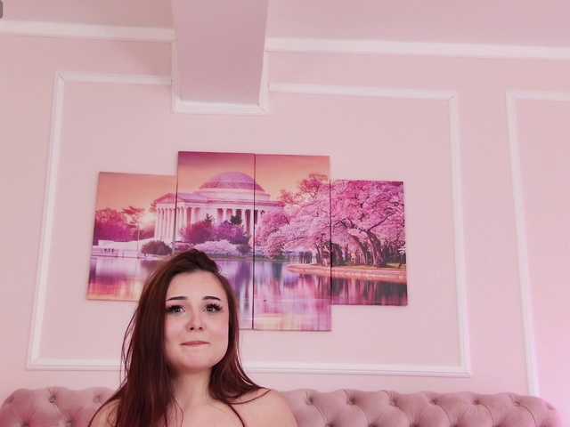 LanaKream live cam on BongaCams