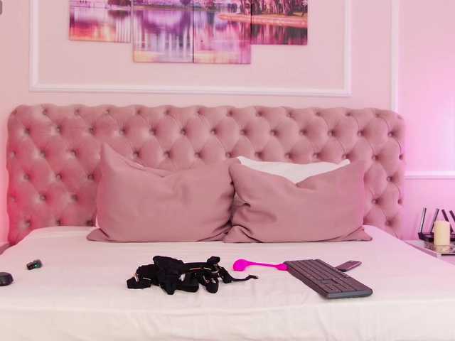 LanaKream live cam on BongaCams
