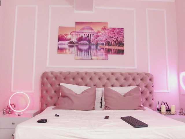 LanaKream live cam on BongaCams