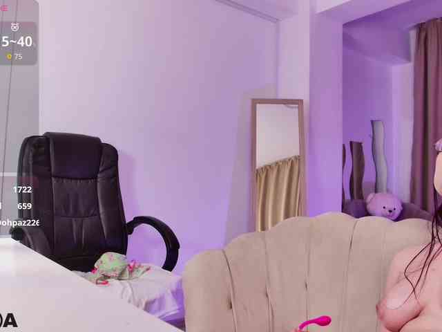 LanaKream Live Webcam on BongaCams