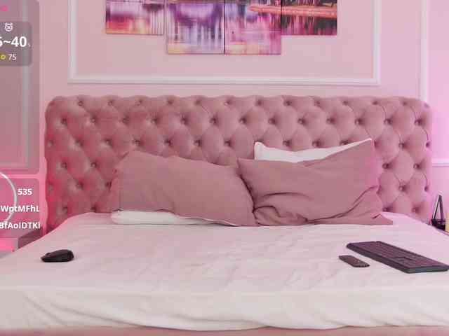 LanaKream webcam