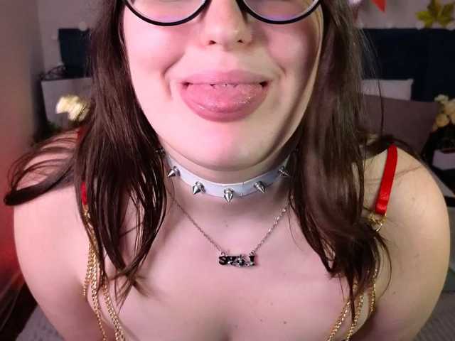 PeneloppaStar live cam on BongaCams