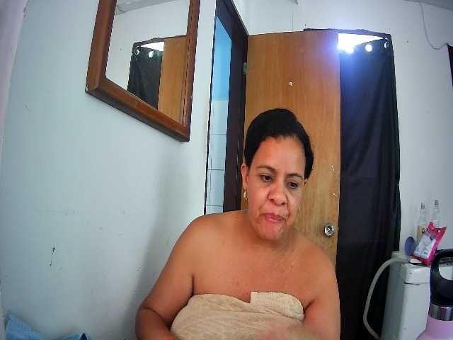 lapatronavlatina live cam on BongaCams