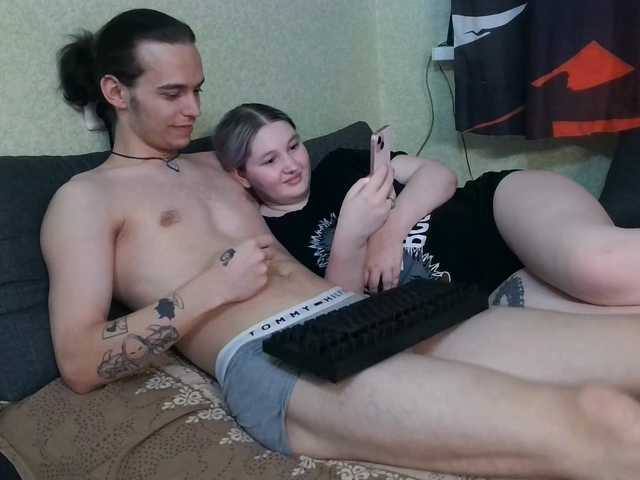 xxWeWannaFuckxx live cam on BongaCams