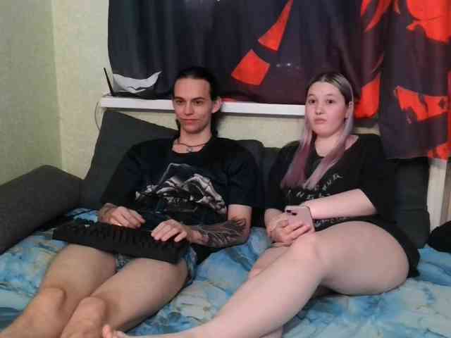 xxWeWannaFuckxx webcam