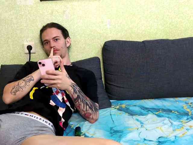 xxWeWannaFuckxx webcam