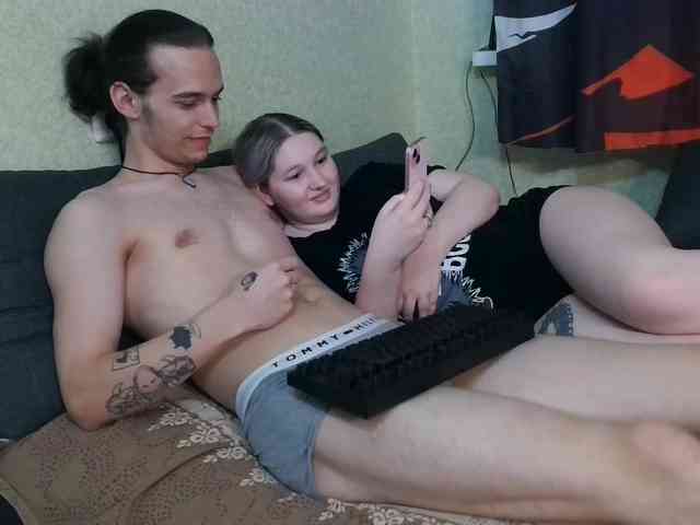 xxWeWannaFuckxx webcam
