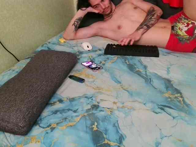 xxWeWannaFuckxx webcam