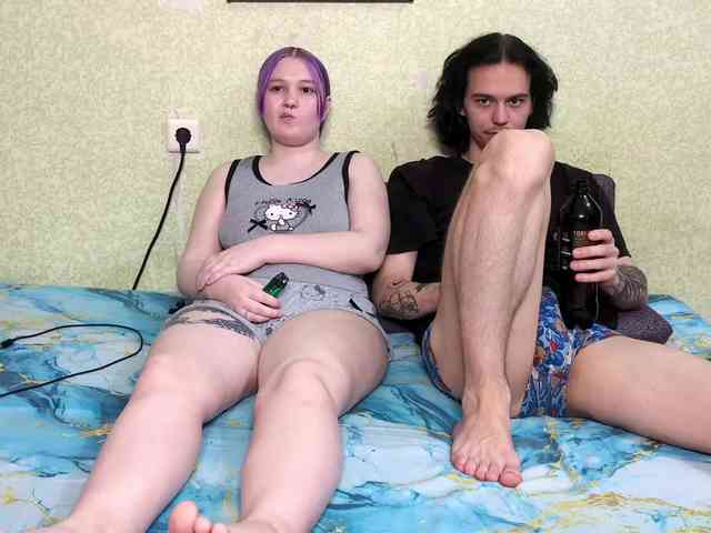xxWeWannaFuckxx webcam