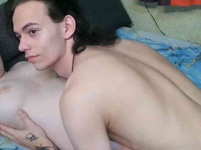 xxWeWannaFuckxx webcam