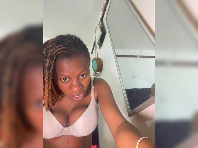 NippleJuliette live cam on BongaCams