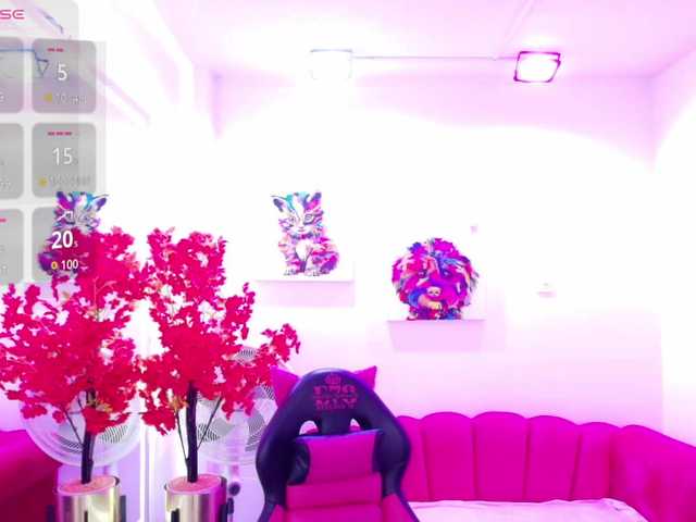 Miss-dolly live webcam show