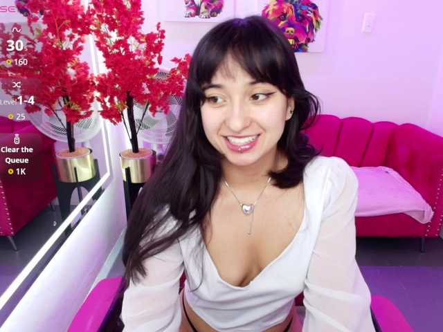 Miss-dolly live webcam show