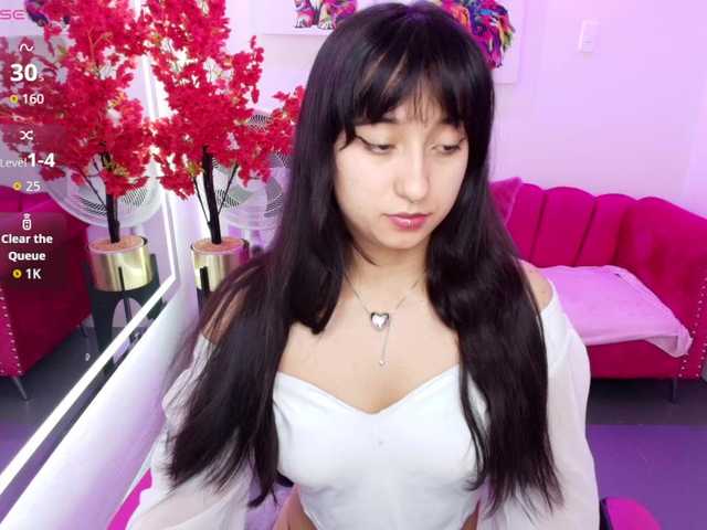Miss-dolly live webcam show