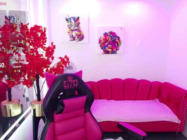 Miss-dolly live on BongaCams