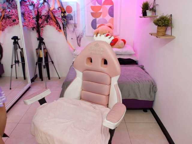 Miss-dolly live cam on BongaCams