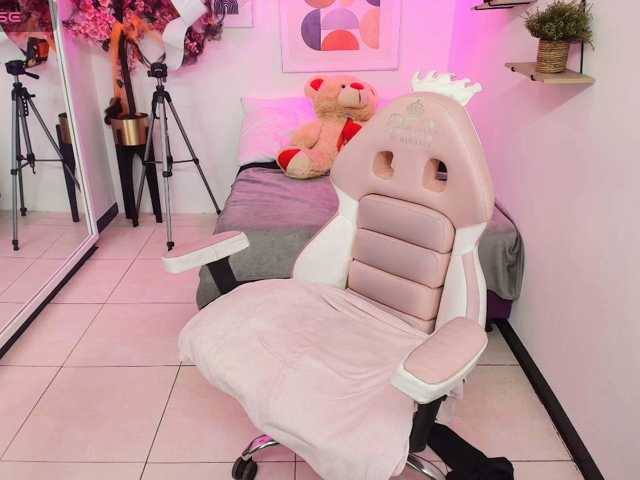 Miss-dolly live cam on BongaCams