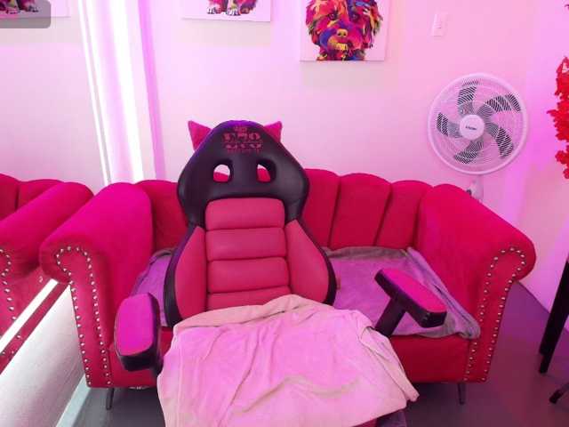 Miss-dolly live cam on BongaCams