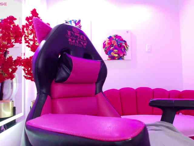 Miss-dolly Live Webcam on BongaCams