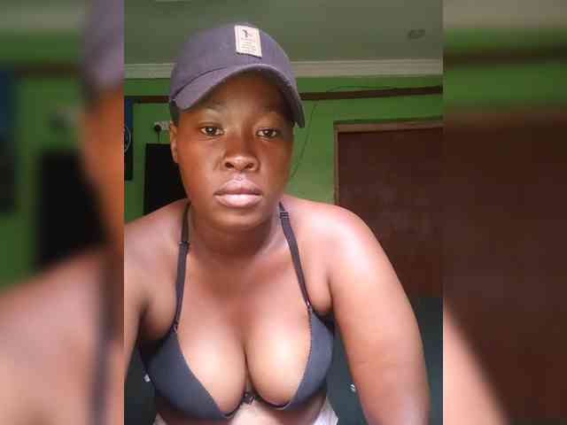 Sexytreatmenta webcam