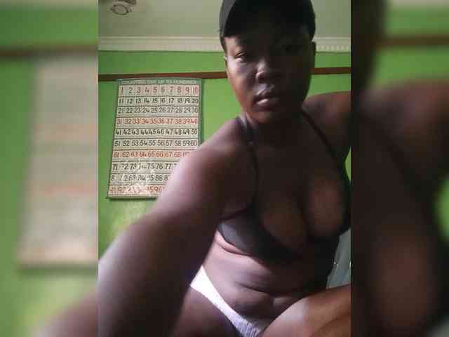 Sexytreatmenta webcam