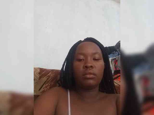 Sexytreatmenta webcam