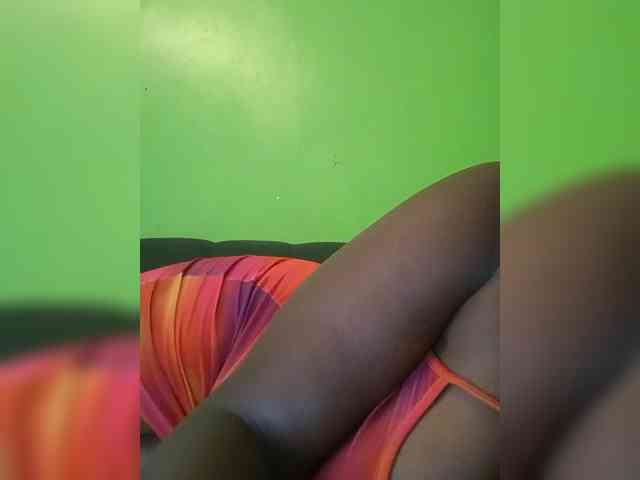 Sexytreatmenta webcam