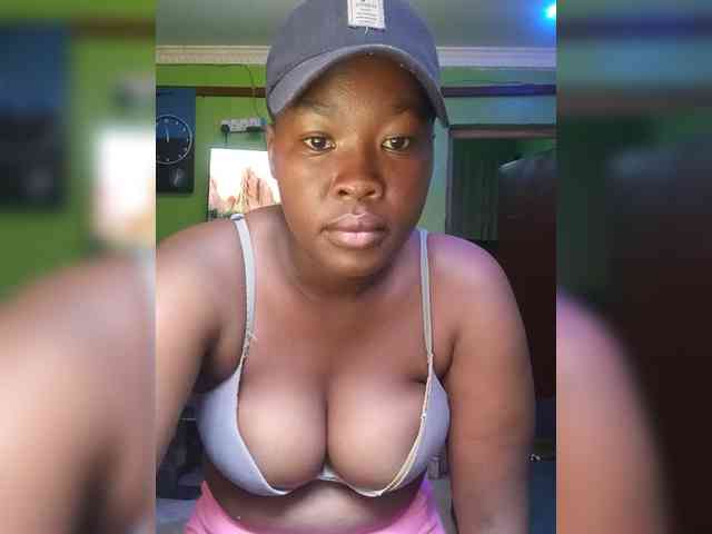 Sexytreatmenta webcam