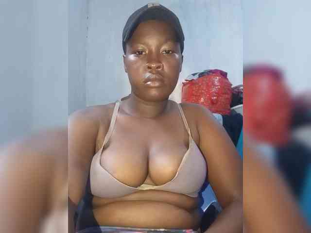Sexytreatmenta webcam