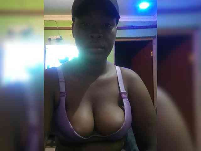 Sexytreatmenta webcam