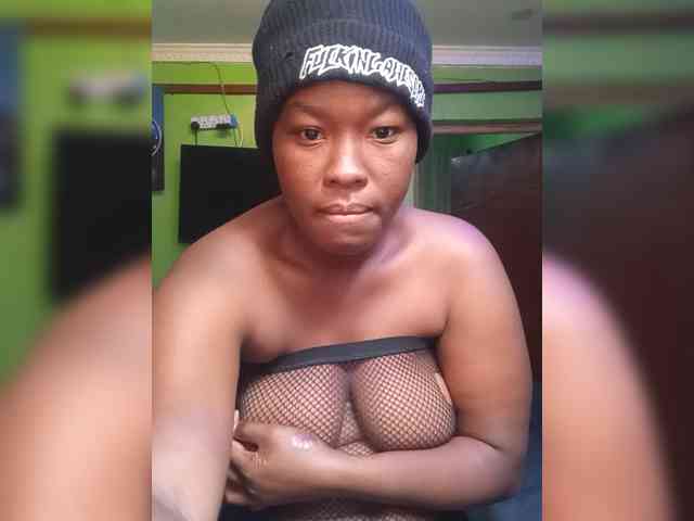 Sexytreatmenta webcam