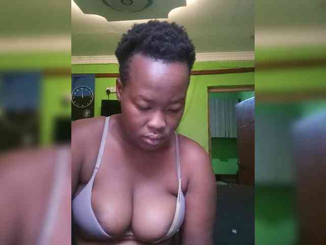 Sexytreatmenta webcam
